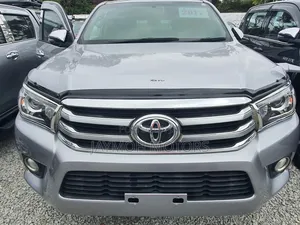 Toyota Hilux 2018 Silver