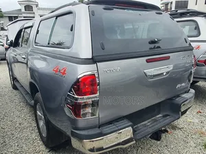 Toyota Hilux 2018 Silver