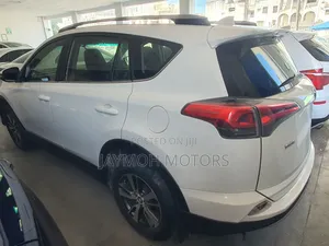 Toyota RAV4 2017 White