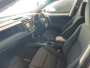 Toyota RAV4 2017 White