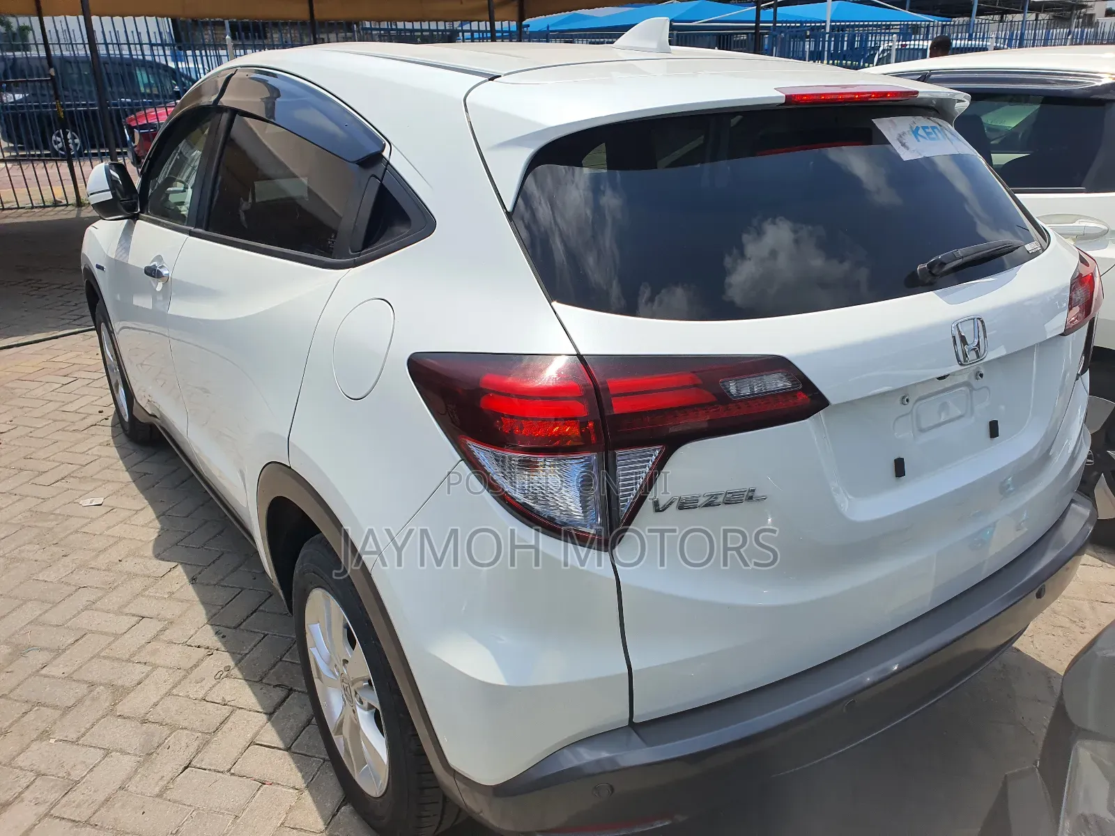 Honda Vezel 2017 White