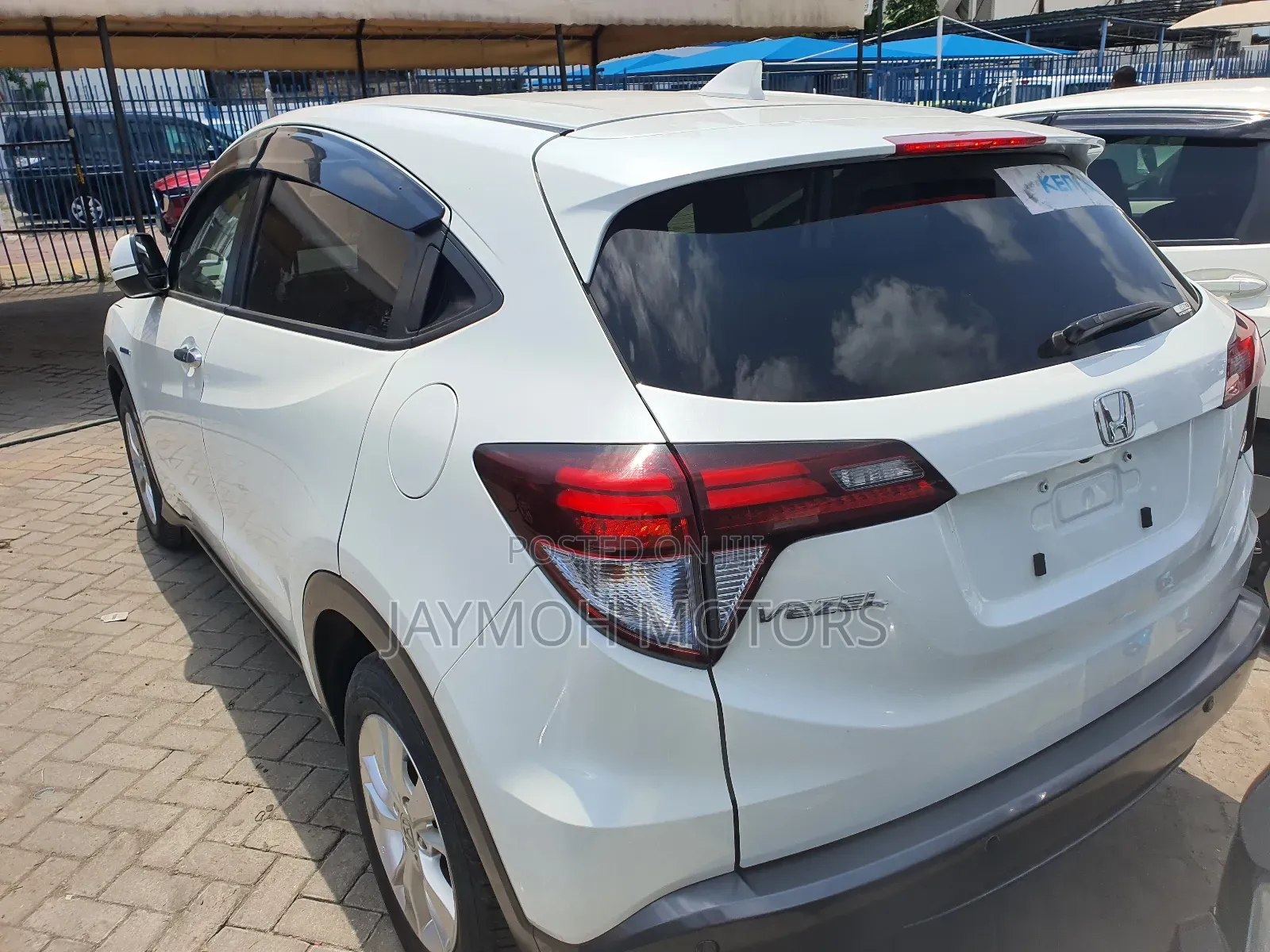 Honda Vezel 2017 White