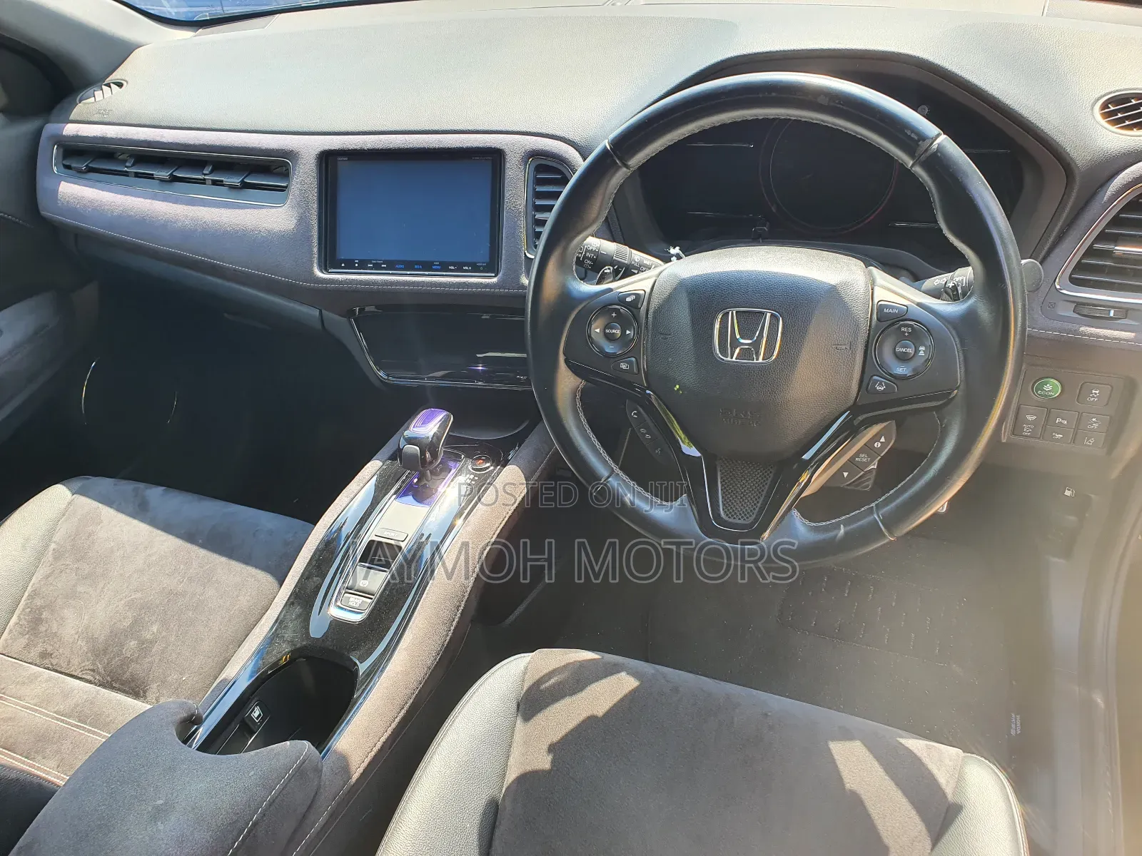 Honda Vezel 2017 White