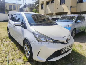 Toyota Vitz 2014 White