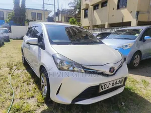 Toyota Vitz 2014 White