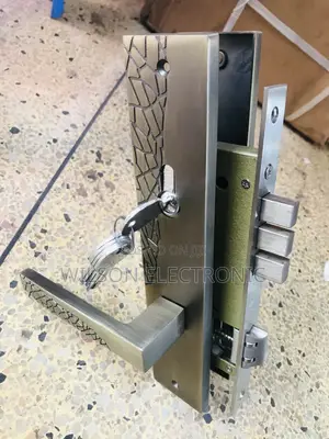 Fealty 3 Pin Heavy Duty Door Lock.
