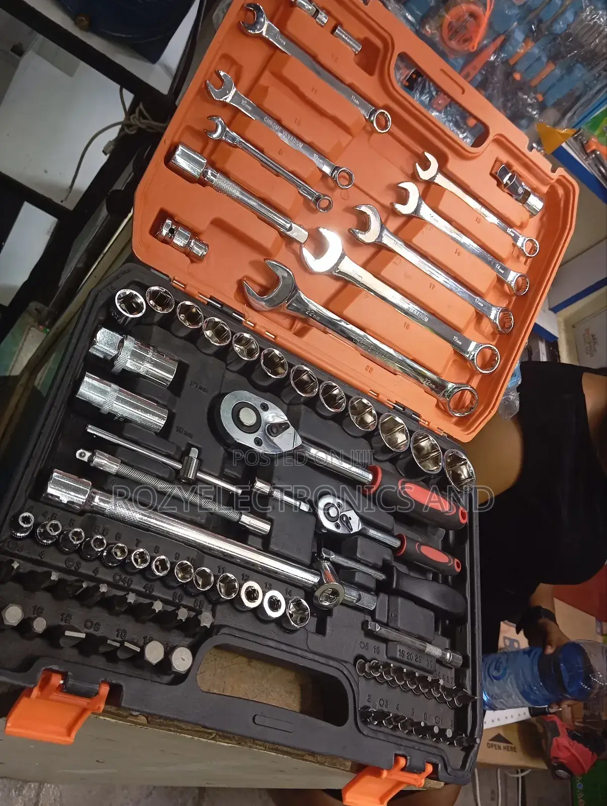 82 Piece Tools Set