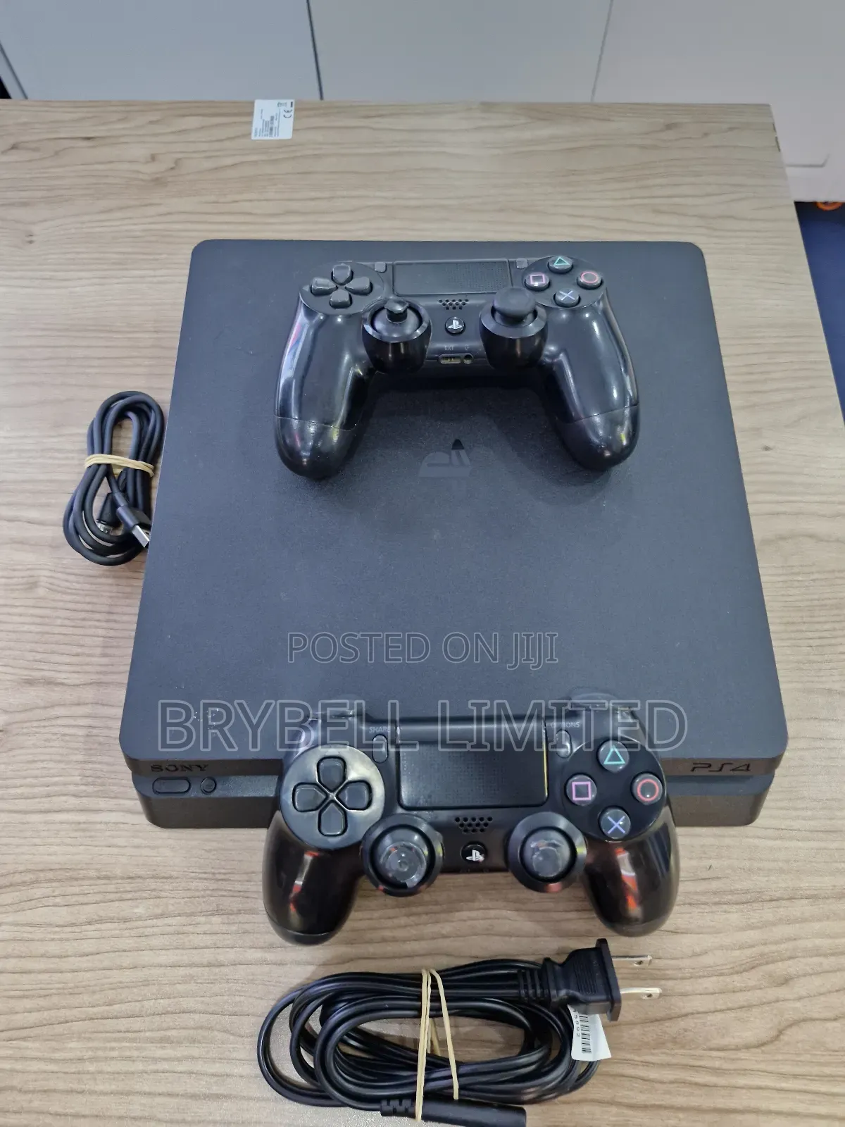 Ps4 Slim With 2 Game Controllers (Pads]