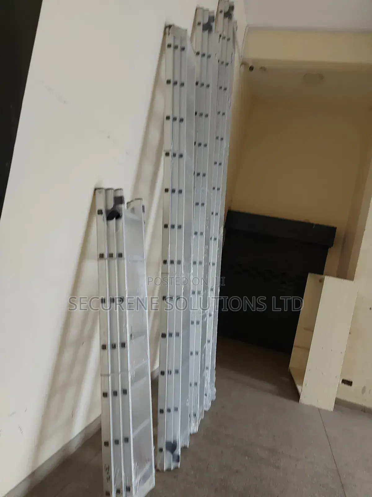 Extra Heavy Aluminium Extension Ladders