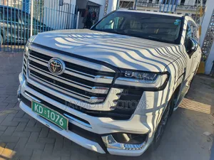 New Toyota Land Cruiser 2023 White