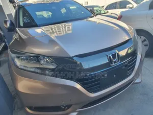 Honda Vezel 2018 Gold