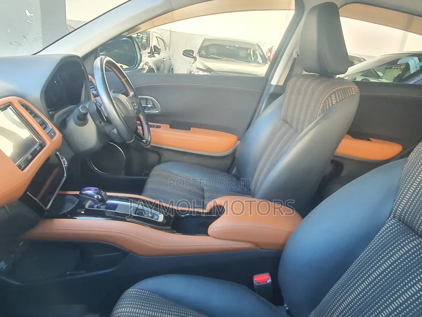 Honda Vezel 2018 Gold