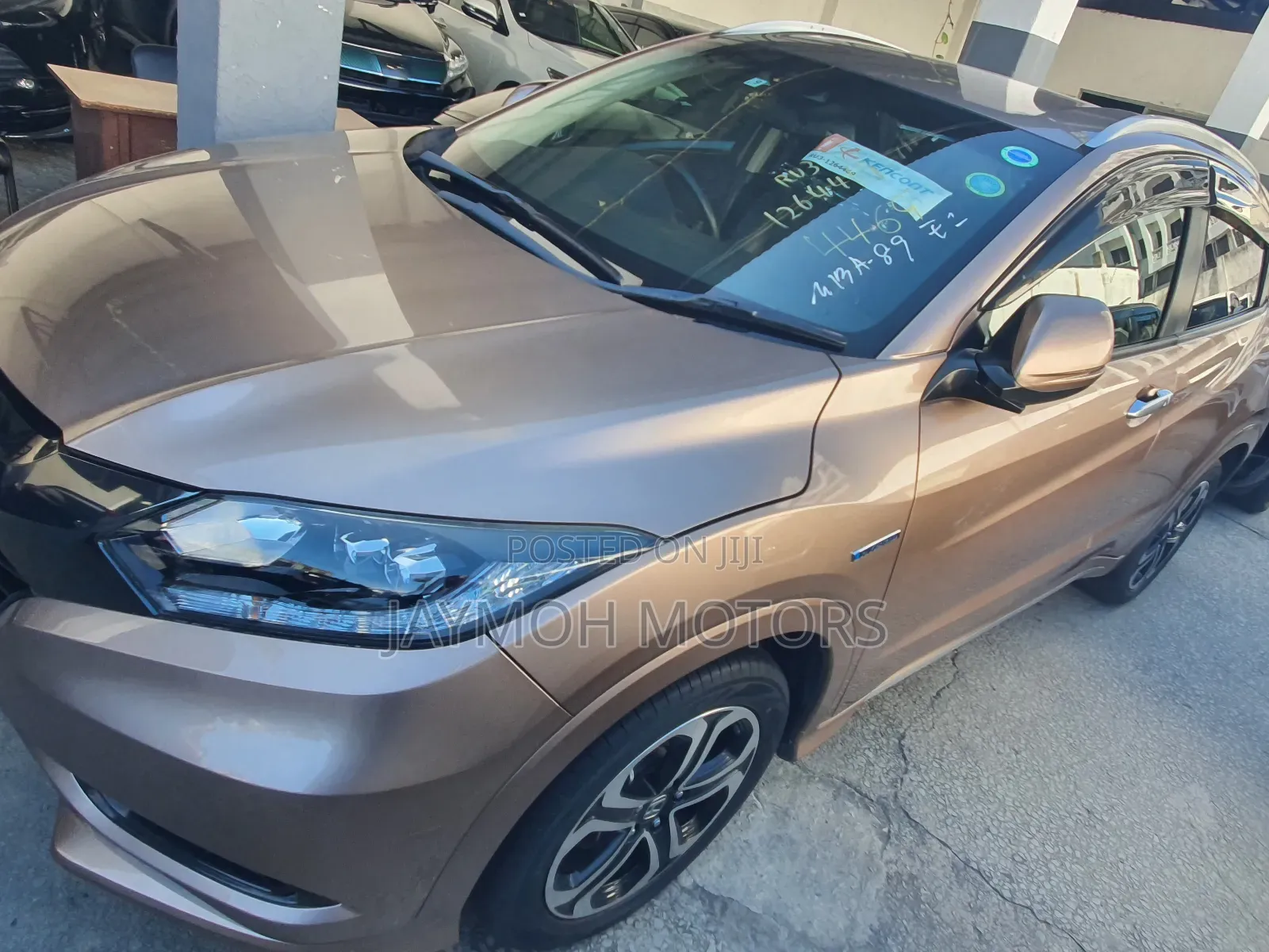 Honda Vezel 2018 Gold
