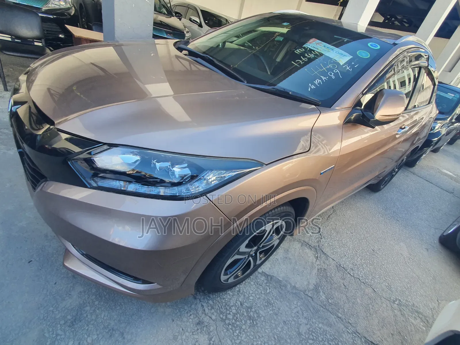 Honda Vezel 2018 Gold