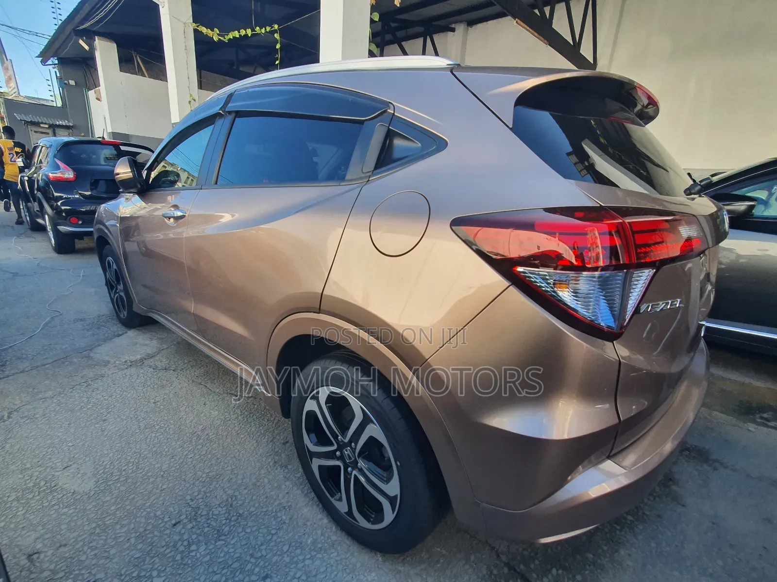 Honda Vezel 2018 Gold
