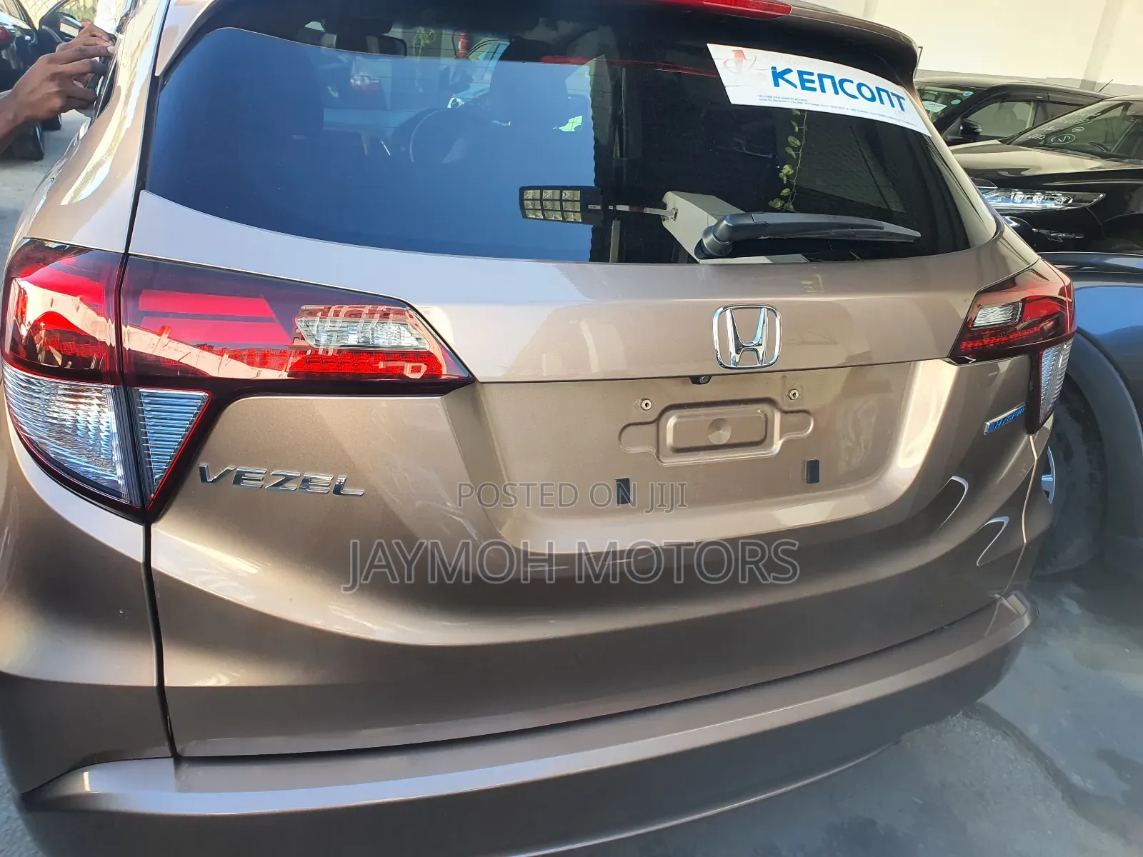 Honda Vezel 2018 Gold