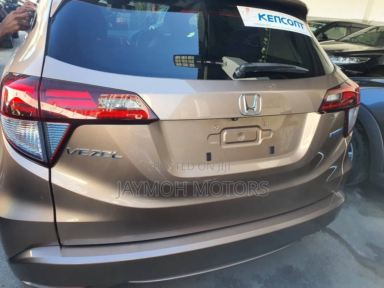 Honda Vezel 2018 Gold