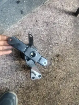 Toyota Aqua Hybrid Engine Mount