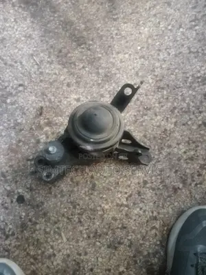 Toyota Axio Hybrid Engine Mount