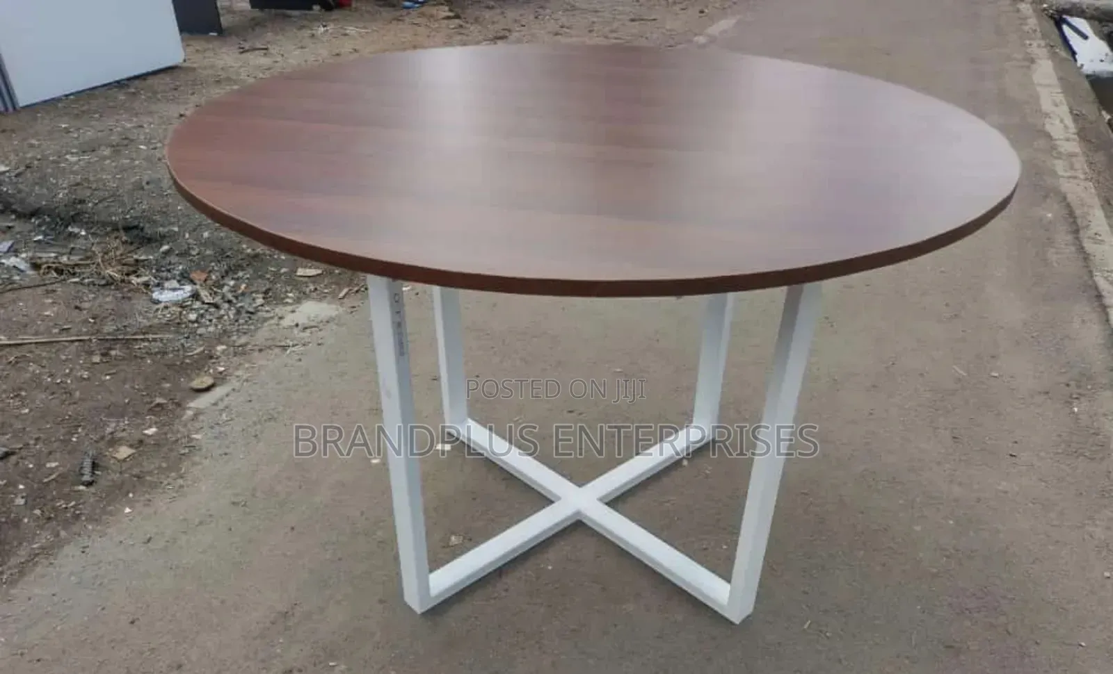 Round Table