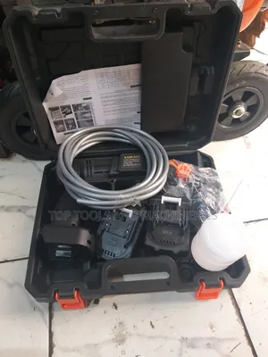 Professional High Pressure Car Wash Machine + 2 Batteries