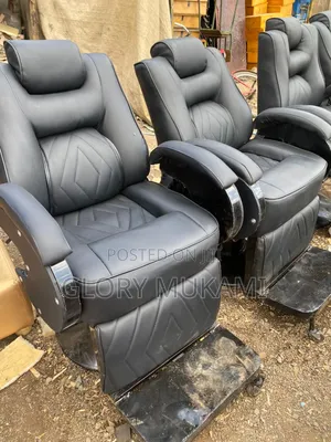 Black Barber Stylish Chairs