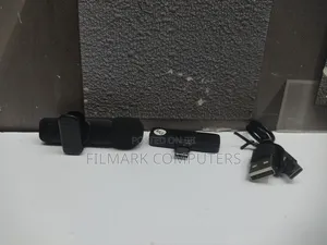 Universal Wireless Microphone for Interviews and Shows
