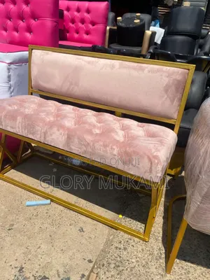 Baby Pink Waiting Manicure Bench