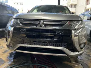 Mitsubishi Outlander 2019 Silver