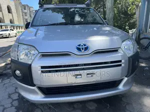 Toyota Succeed 2019 Silver
