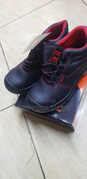 Knicker Boots