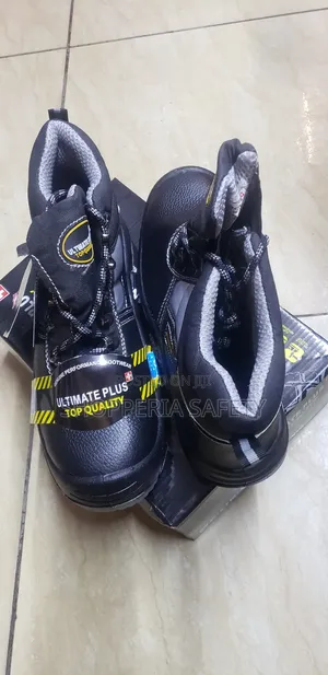 Ultimate Plus Safety Shoes