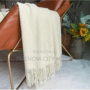 Knitted Throwblankets With Tassels