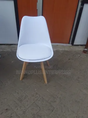 White Padded Eames Chair