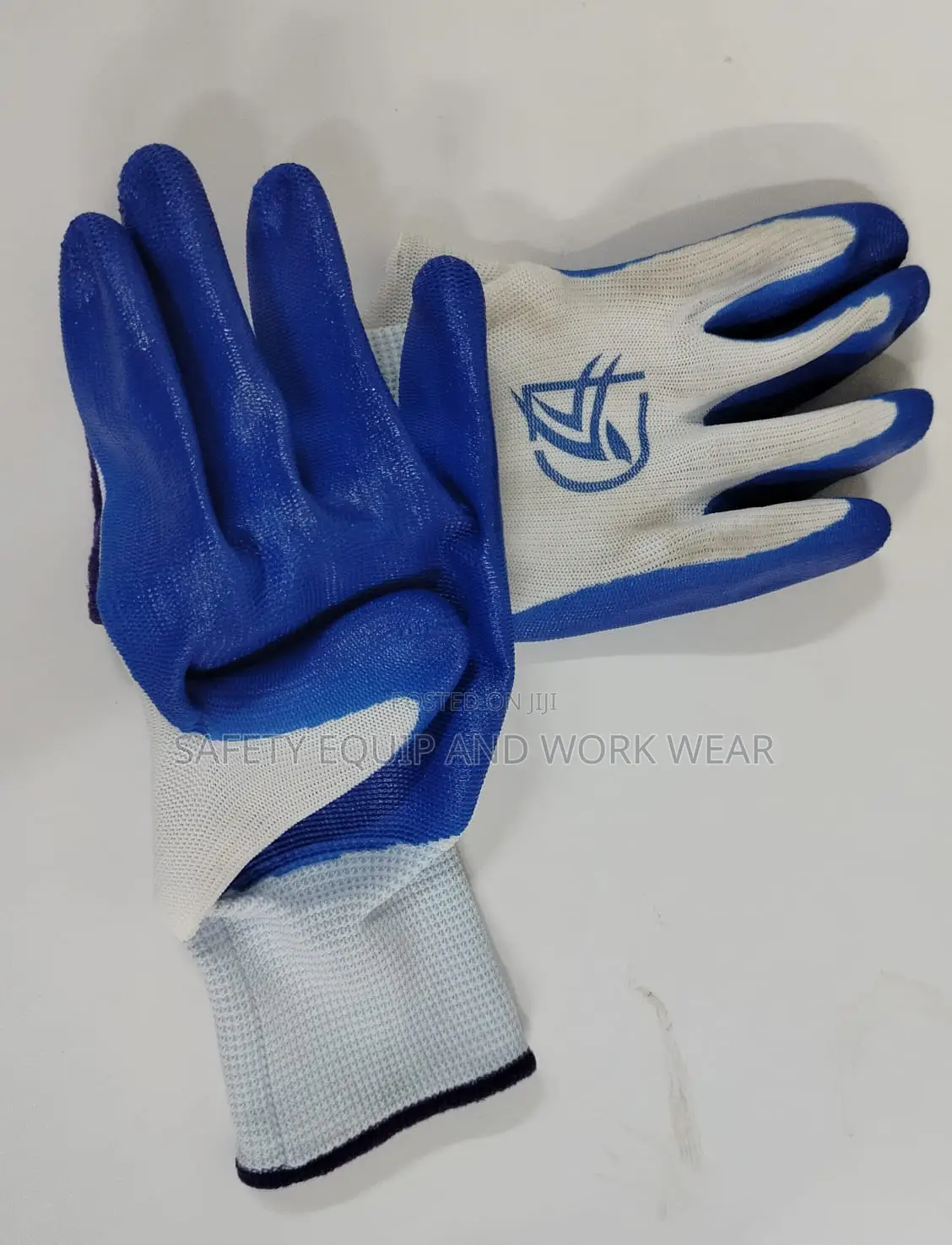 Light Diamond Grip Blue/White Gloves