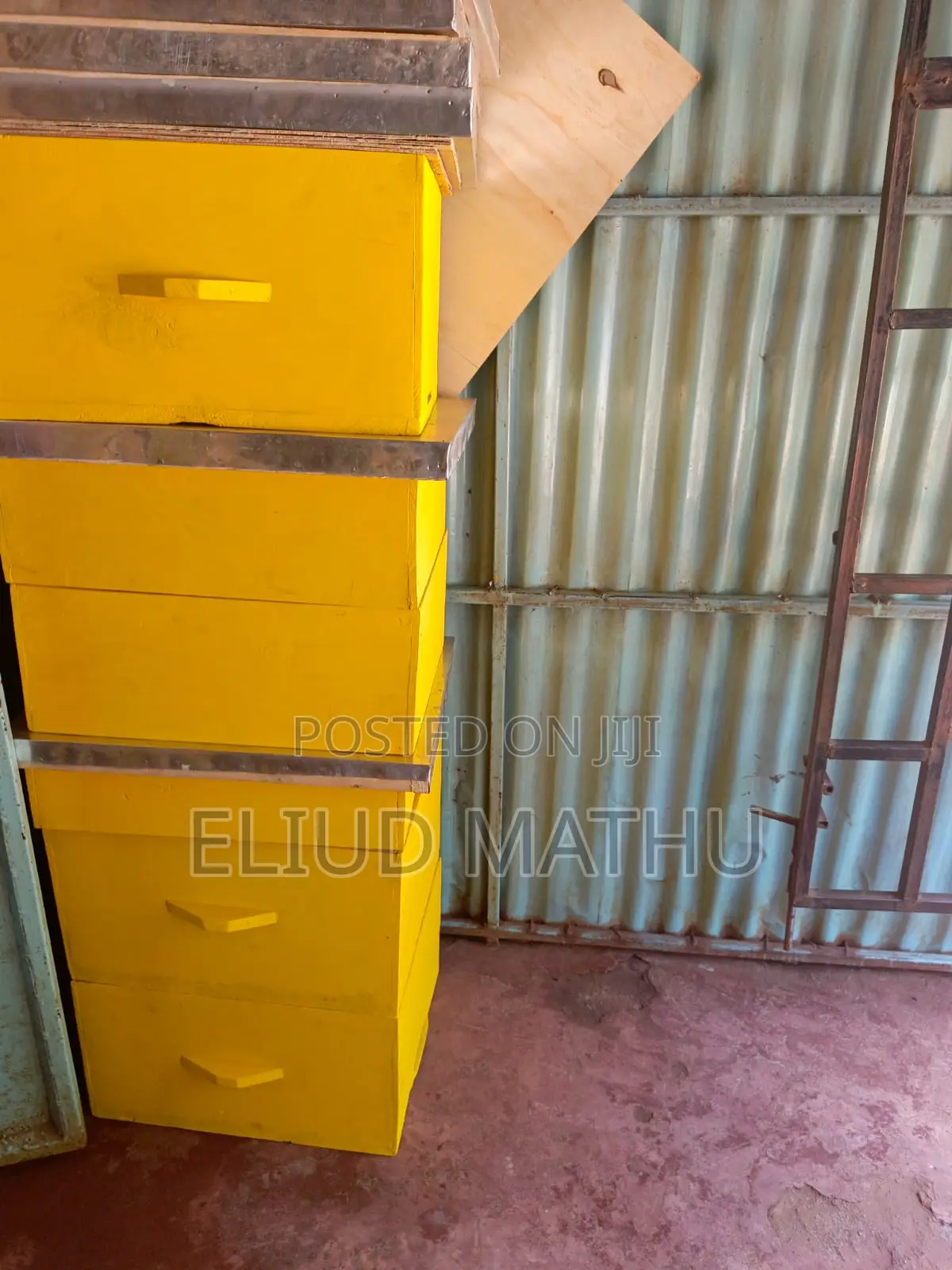 Top Bar Bee Hive