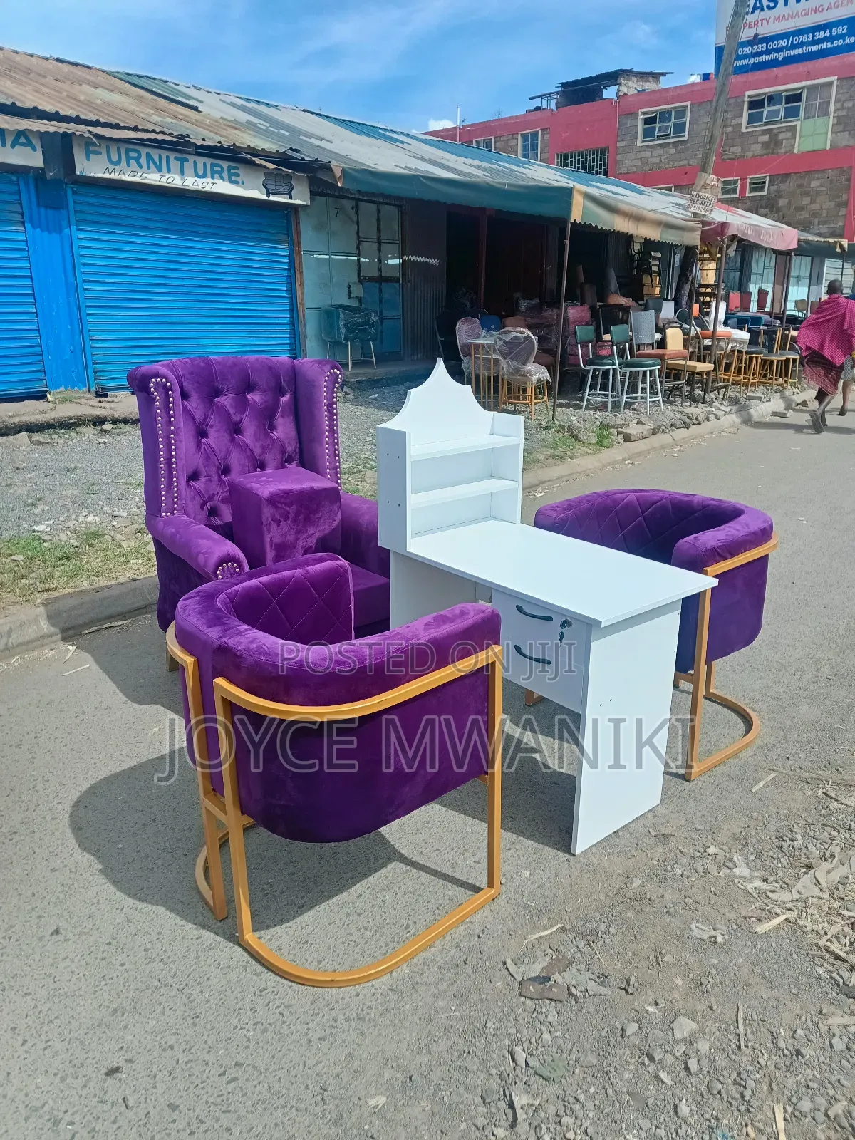 Pedicure Seat, Manicure Set With White Table