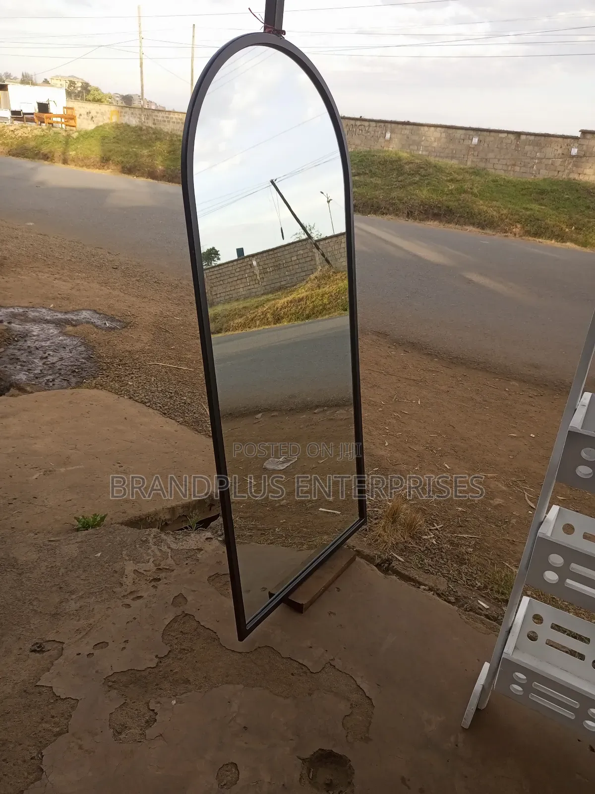 Plane Mirror/Kioo
