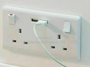 White Double Sockets With Usb Port S5
