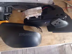 Vitz 2009 Automatic 7 Wire Side Mirror With Indicator