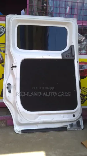 Nissan Vanette Door NV200
