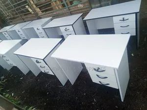 0.9m White and Black Ripping Desk