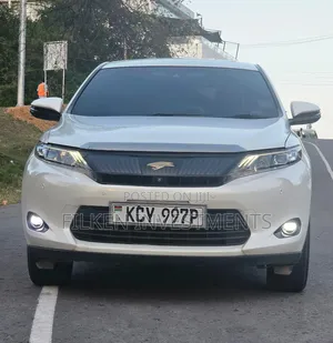 Toyota Harrier 2.0 2014 White