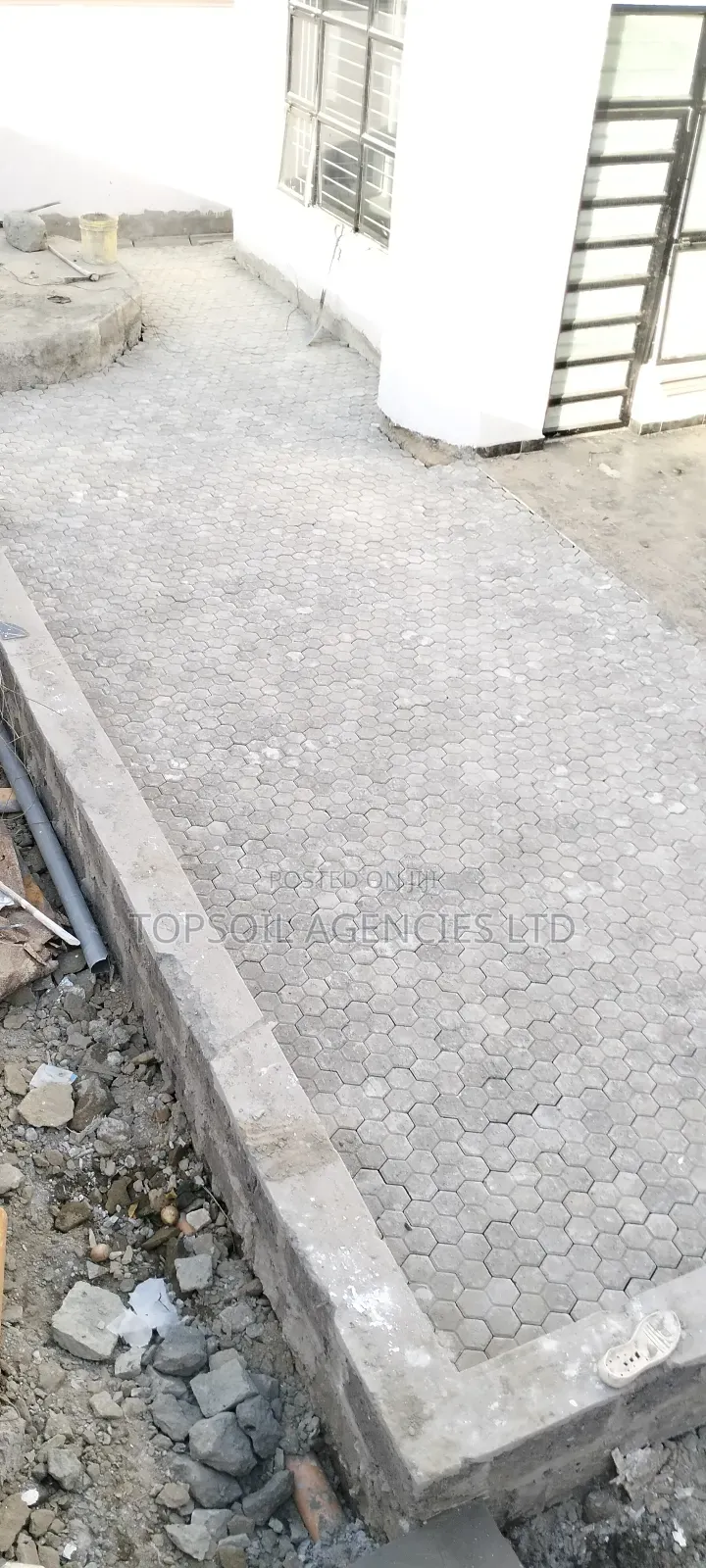 Cabro and Dust Supply