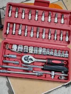 46 PCS Chrome Socket Set and Screw Driver Set