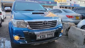 Toyota Hilux 2015 Blue