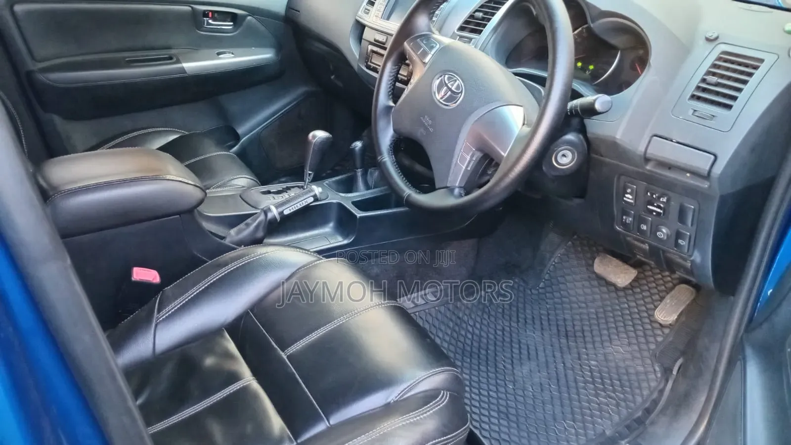 Toyota Hilux 2015 Blue