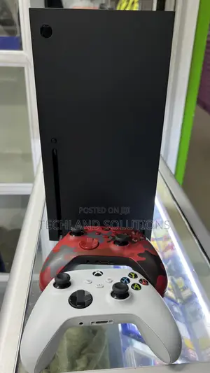 One Tb Xbox Series X (Slightly Used)