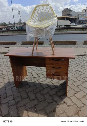Clean Office Desk Eames Chair