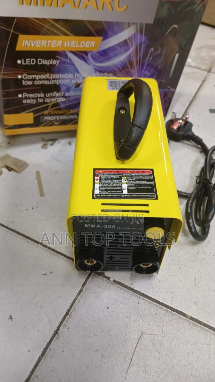 Dewalt 300 Amps Welding Machine
